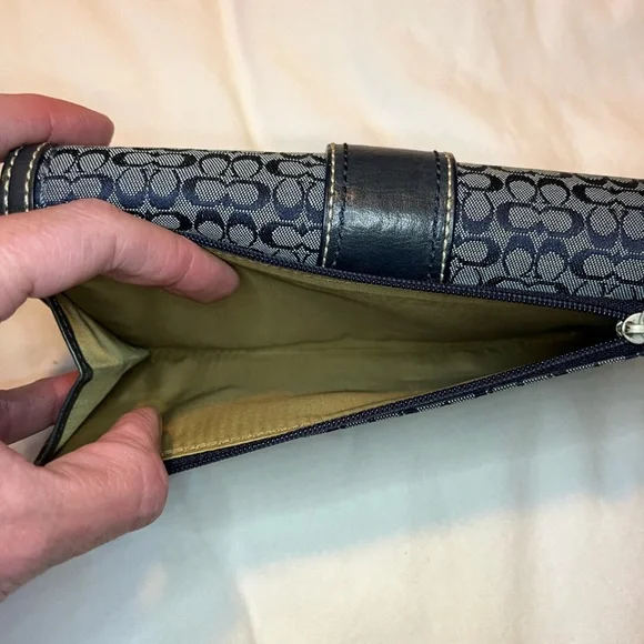 Coach SoHo Mini C with matching wallet (both blue jacquard) - Picture 5 of 6